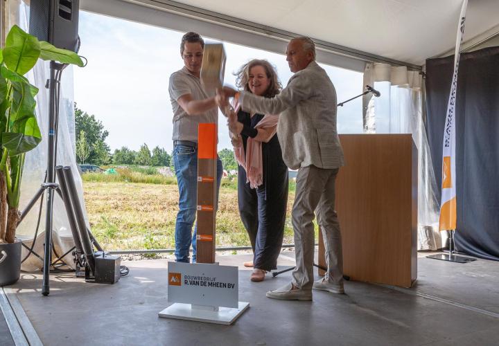 Officiële start bouw nieuwbouwwijk Veenrijck in Nijkerkerveen